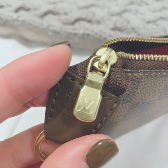 MINI POCHETTE ACCESSOIRES - Damier Ebene - Picture 5 of 11